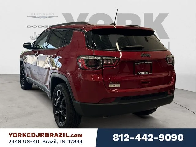 New 2026 Red Hot Pearlcoat Jeep Latitude image 3