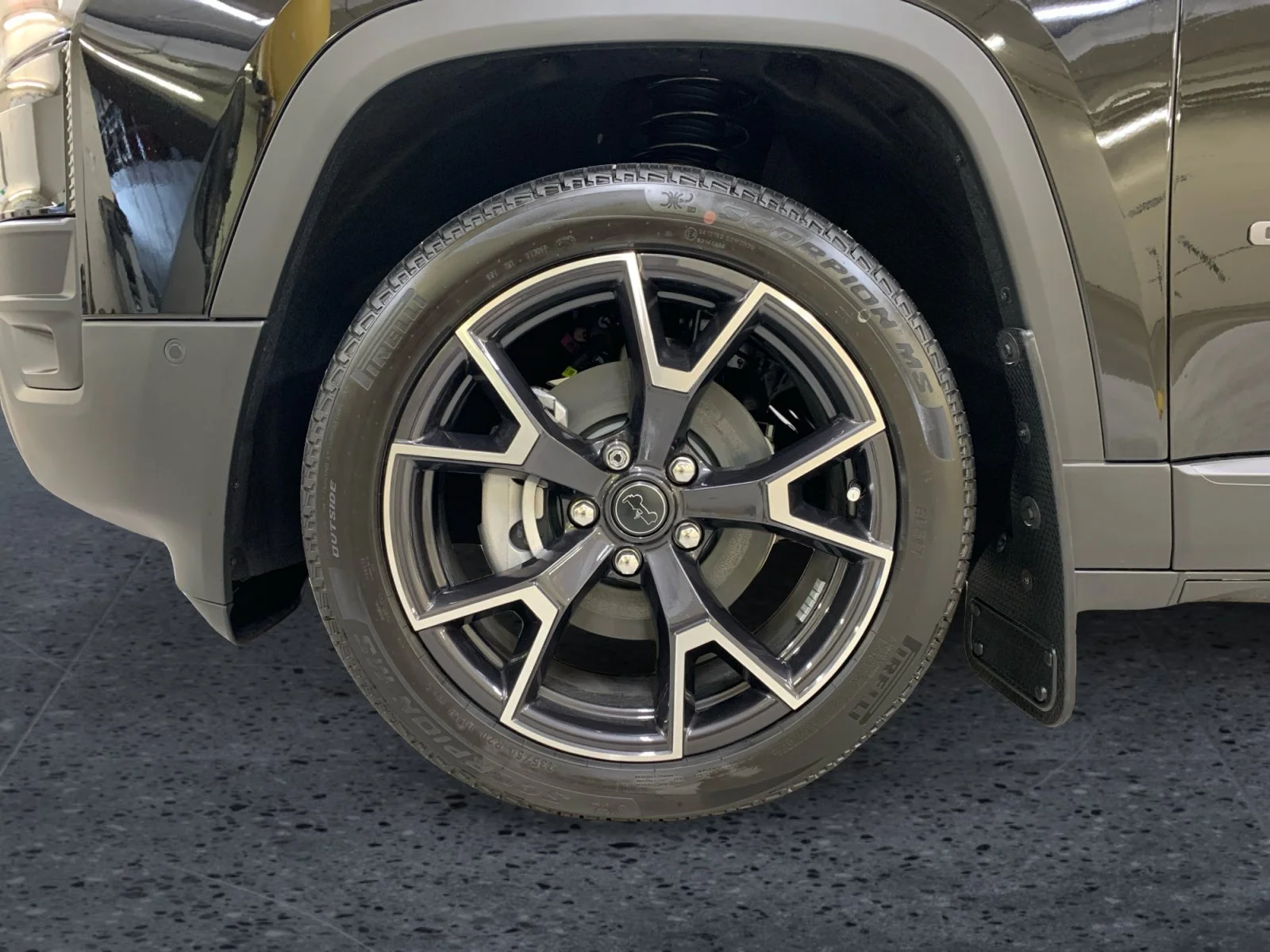New 2026 Diamond Black Crystal Pearl Jeep Overland image 9