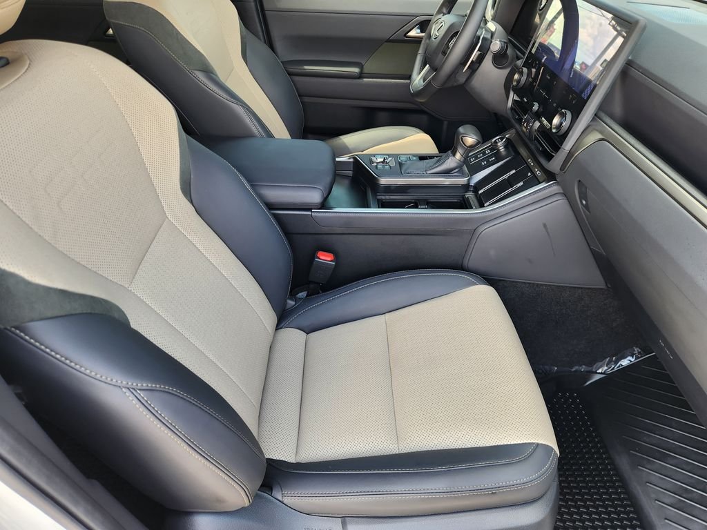 Used 2024 White Pearl Lexus 550 Overtrail image 14