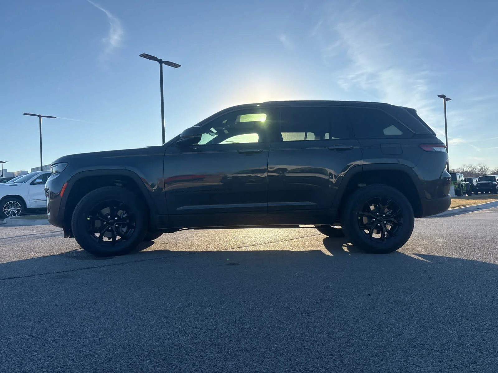 New 2026 Baltic Gray Metallic Clearcoat Jeep Laredo Altitude image 5