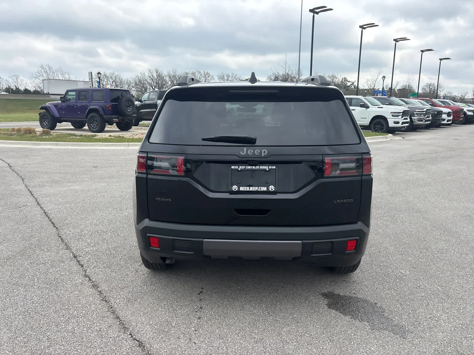 New 2026 Diamond Black Crystal Pearlcoat Jeep Laredo image 8