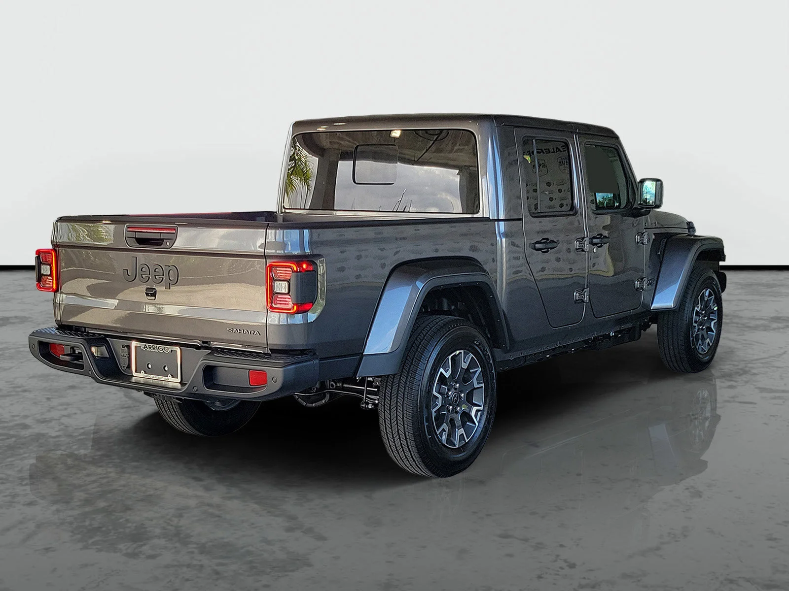 New 2026 Granite Crystal Metallic Clear-Coat Exterior Paint Jeep Sahara image 1