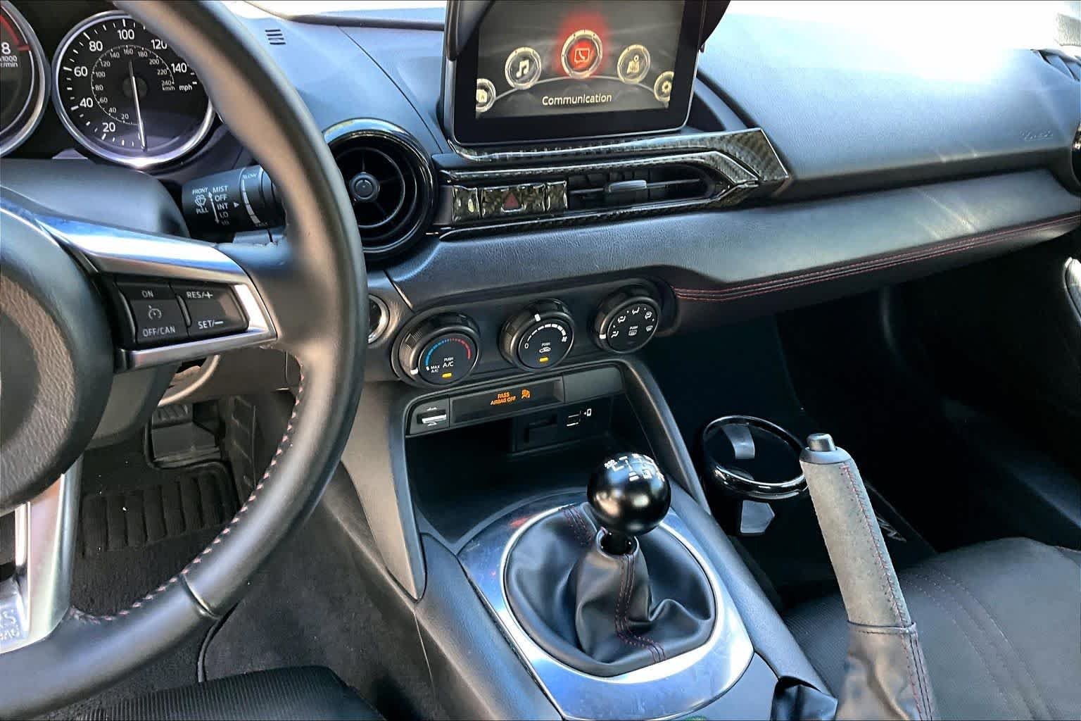 Used 2017 Ceramic Metallic Mazda Club image 7
