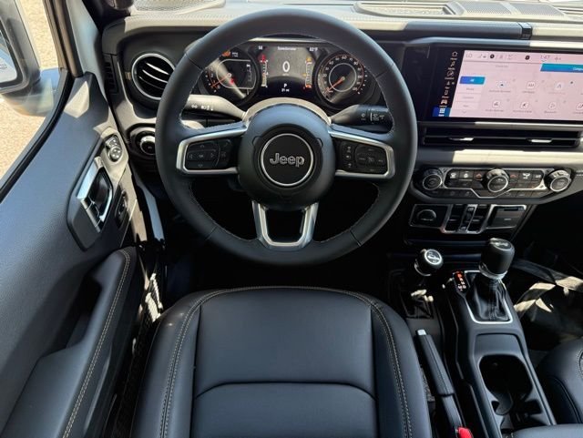 2025 Jeep Wrangler 4-Door Sahara - Photo 17