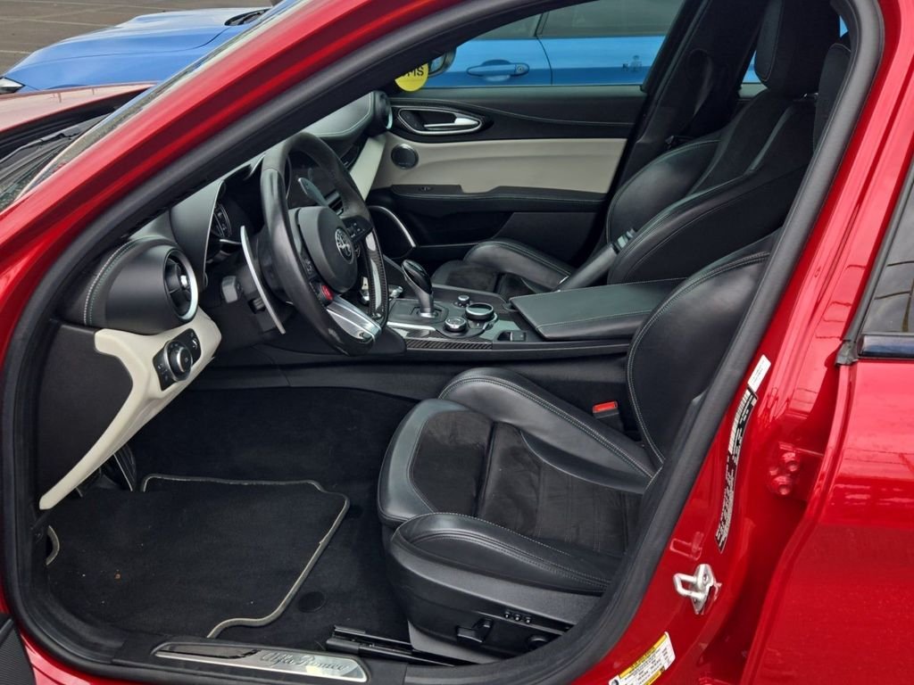 Used 2019 Red Alfa Romeo Quadrifoglio image 9