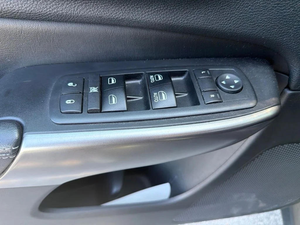 Used 2019 Gray Jeep Limited image 14