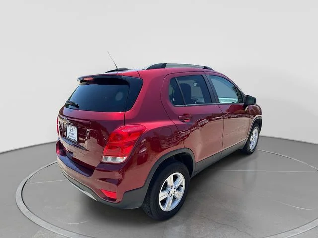 Used 2022 Red Chevrolet LT image 4