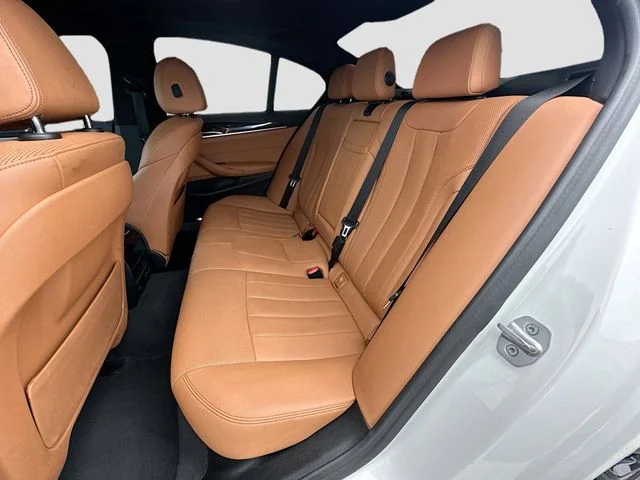 Used 2023 White BMW 540i image 23