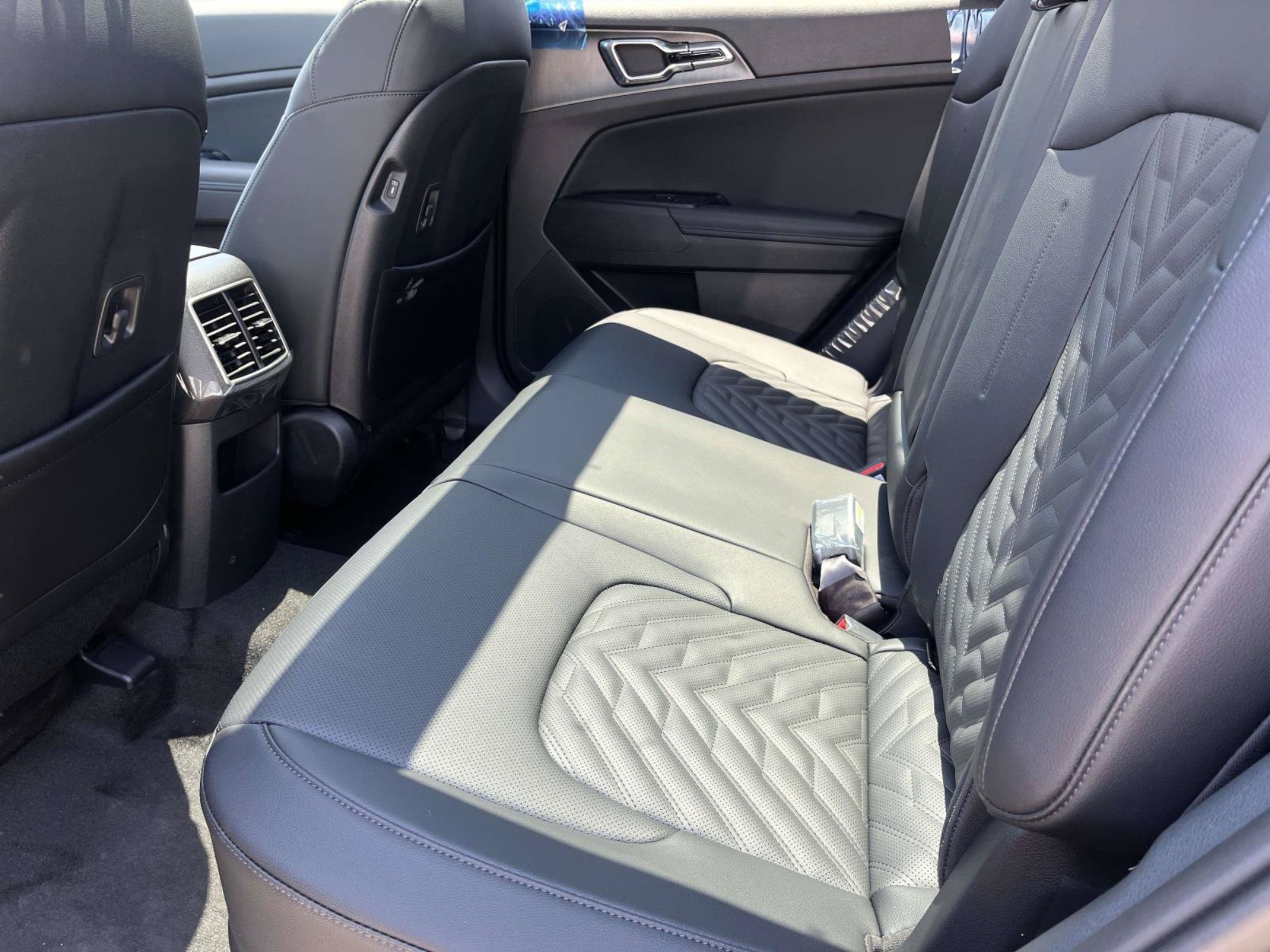New 2026 Shadow Matte Gray Kia X-Line image 17