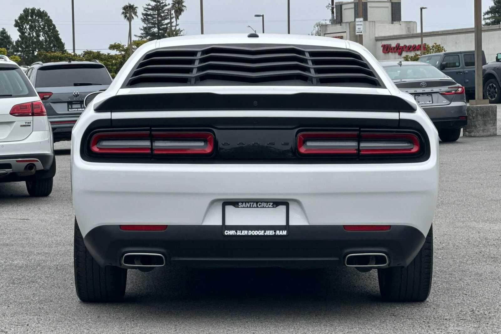 Used 2021 White Dodge SXT image 5