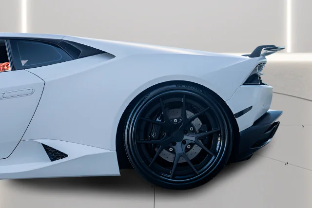 Used 2016  Lamborghini  image 19