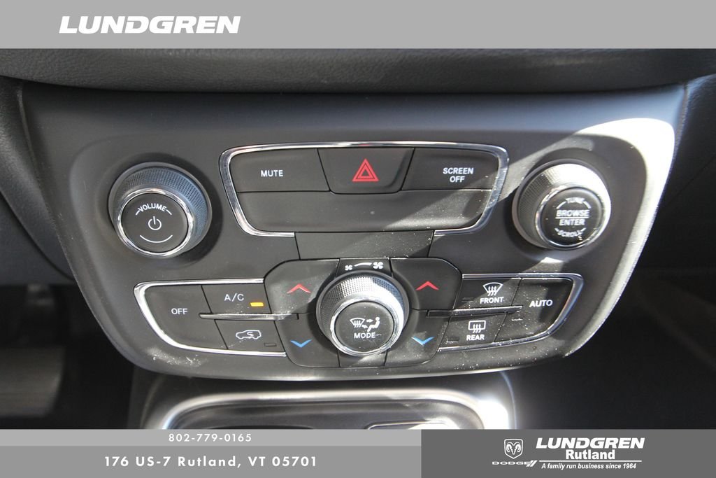 Used 2020 Green Jeep Latitude image 22