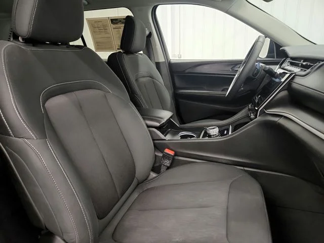 Used 2024 Black Jeep Laredo image 25