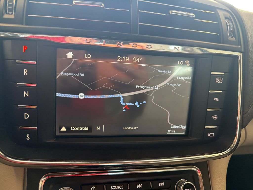 Used 2019 Silver Lincoln Reserve image 22