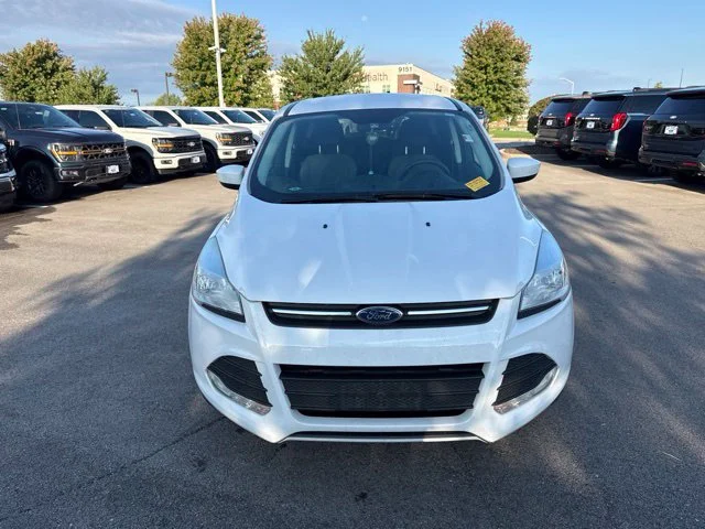 Used 2016 Oxford White Ford SE image 2