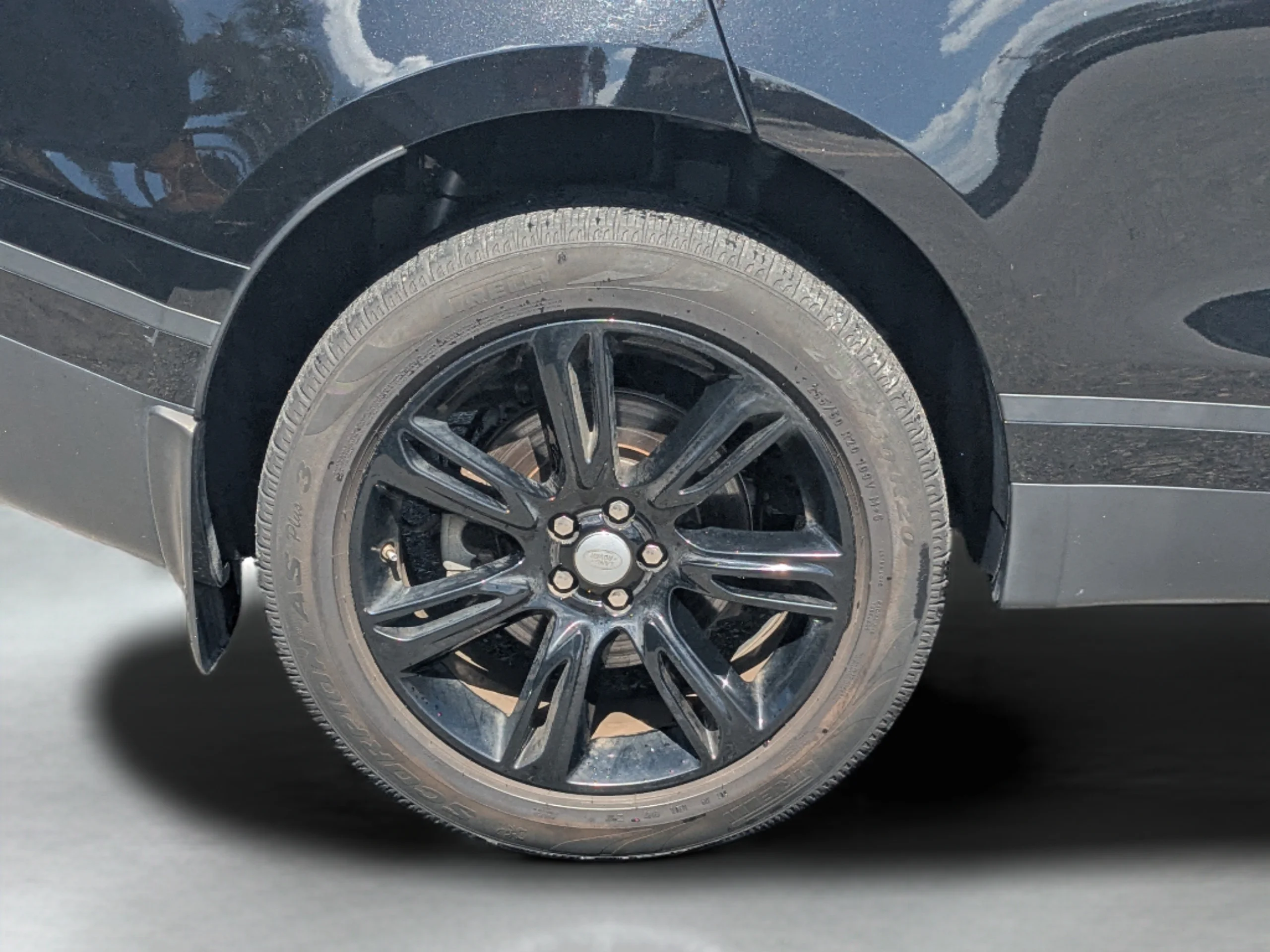 Used 2019 Silver Land Rover S image 23