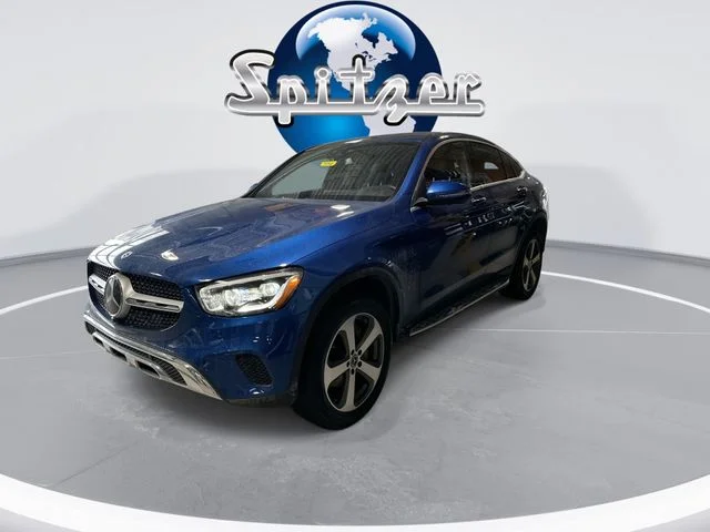 Used 2023  Mercedes-Benz GLC 300 Coupe image 4