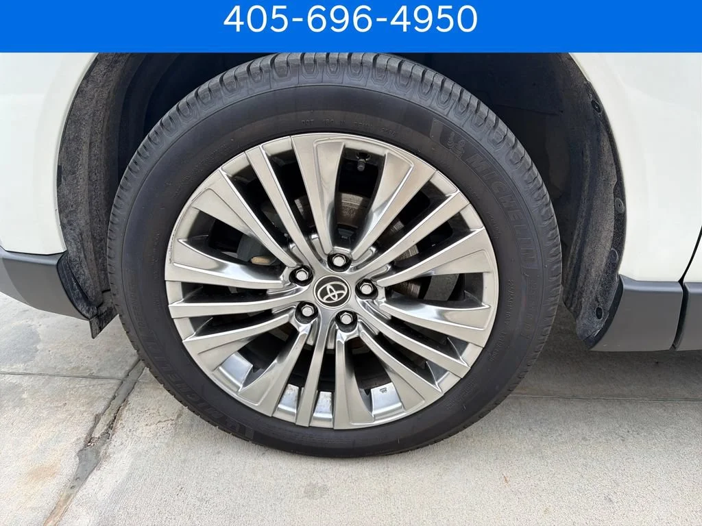 Pre-Owned 2021 Toyota Venza XLE