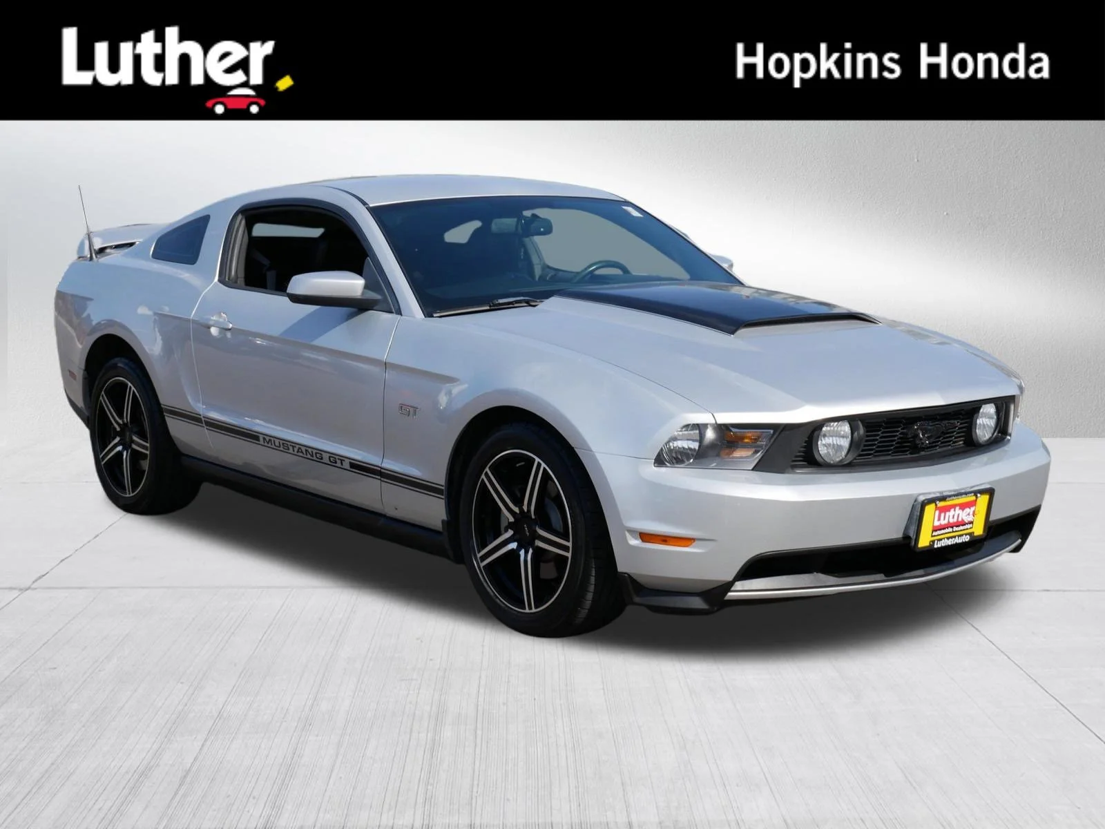 2010 Ford Mustang GT Premium's photo