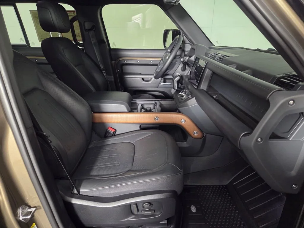 Used 2023 Gondwana Stone Metallic Land Rover X image 31