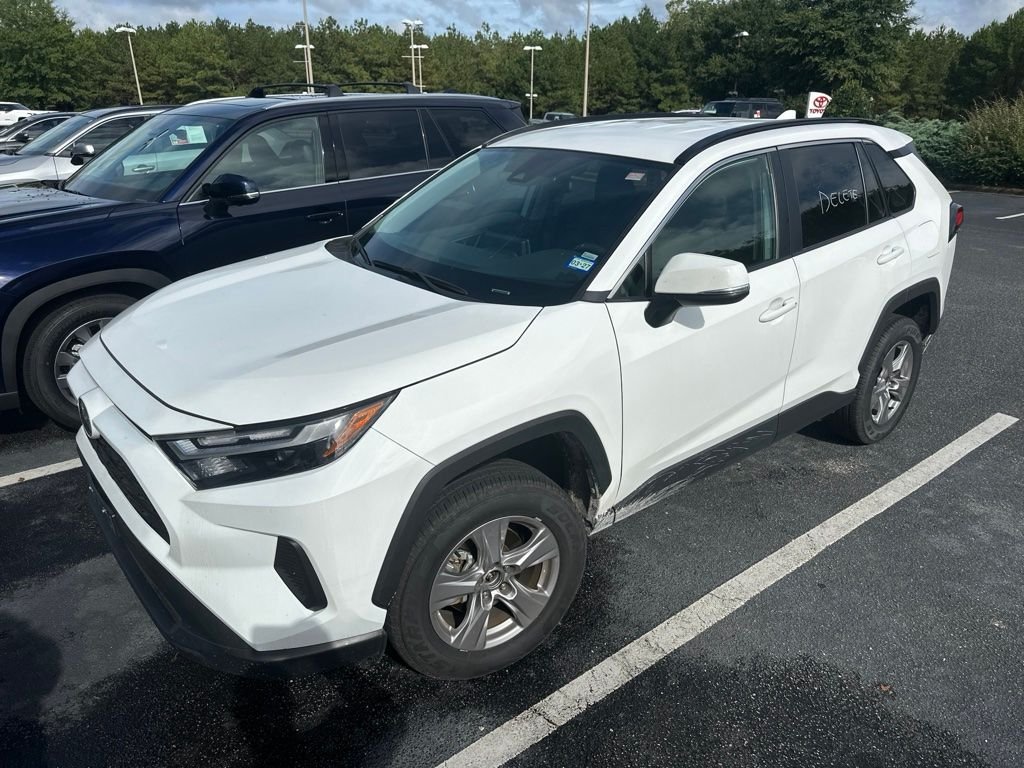 Used 2025 White Toyota XLE image 2