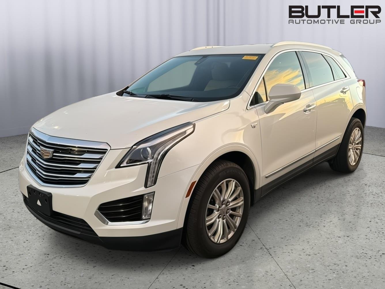 Used 2019 Crystal White Tricoat Cadillac FWD image 2