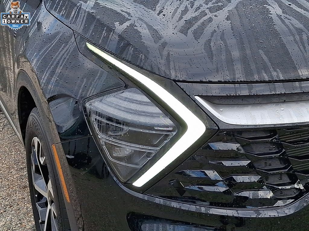 Used 2025 Black Kia EX image 9