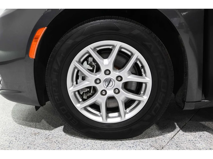 Used 2022 GRAY Chrysler Touring L Mobility Handicap Van image 12