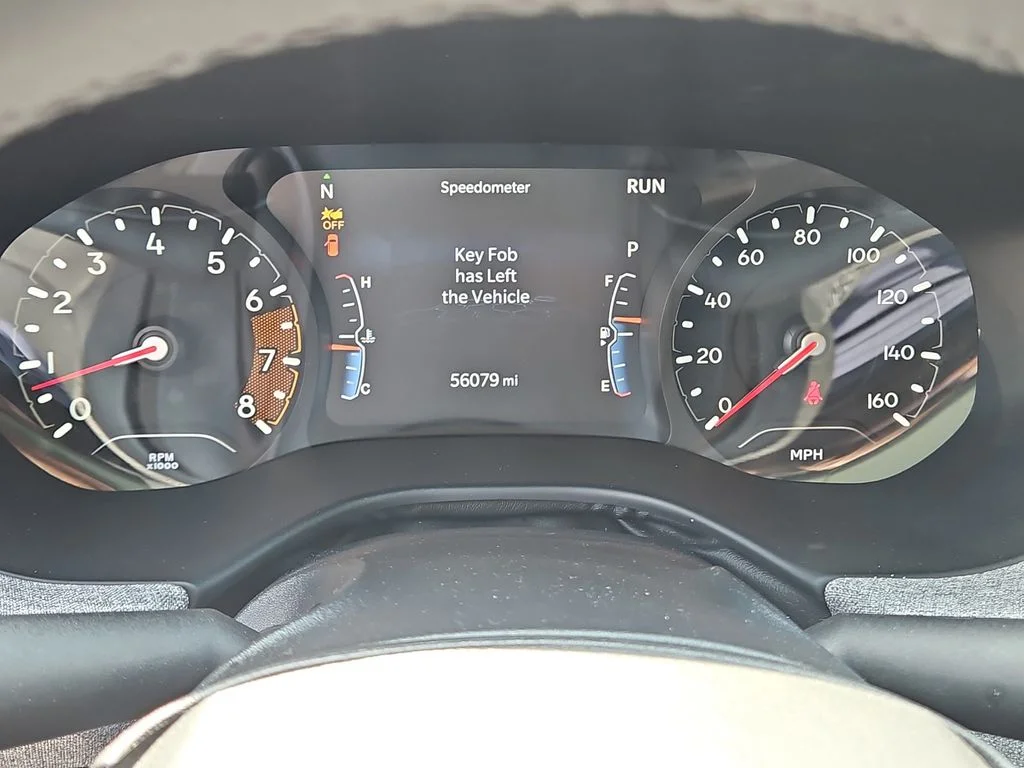 Used 2024 White Jeep Latitude image 27