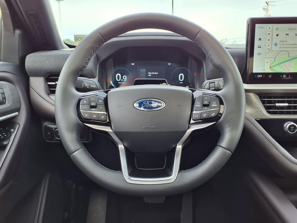 New 2027 Ruby Red Metallic Tinted Clearcoat Ford Platinum™ image 16