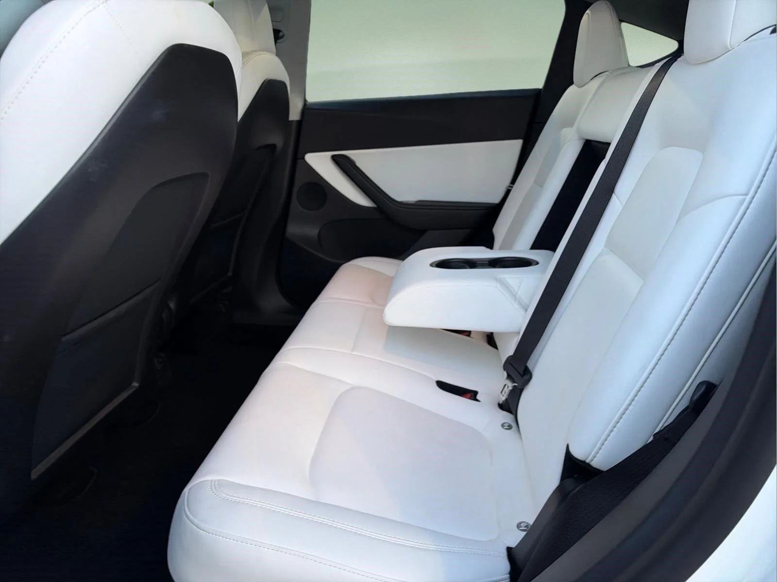 Used 2020  Tesla Long Range image 23