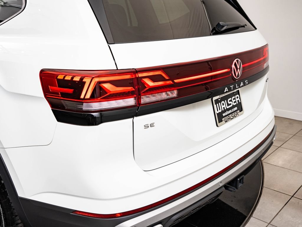 Used 2025 Pure White Volkswagen 2.0T Peak Edition image 19