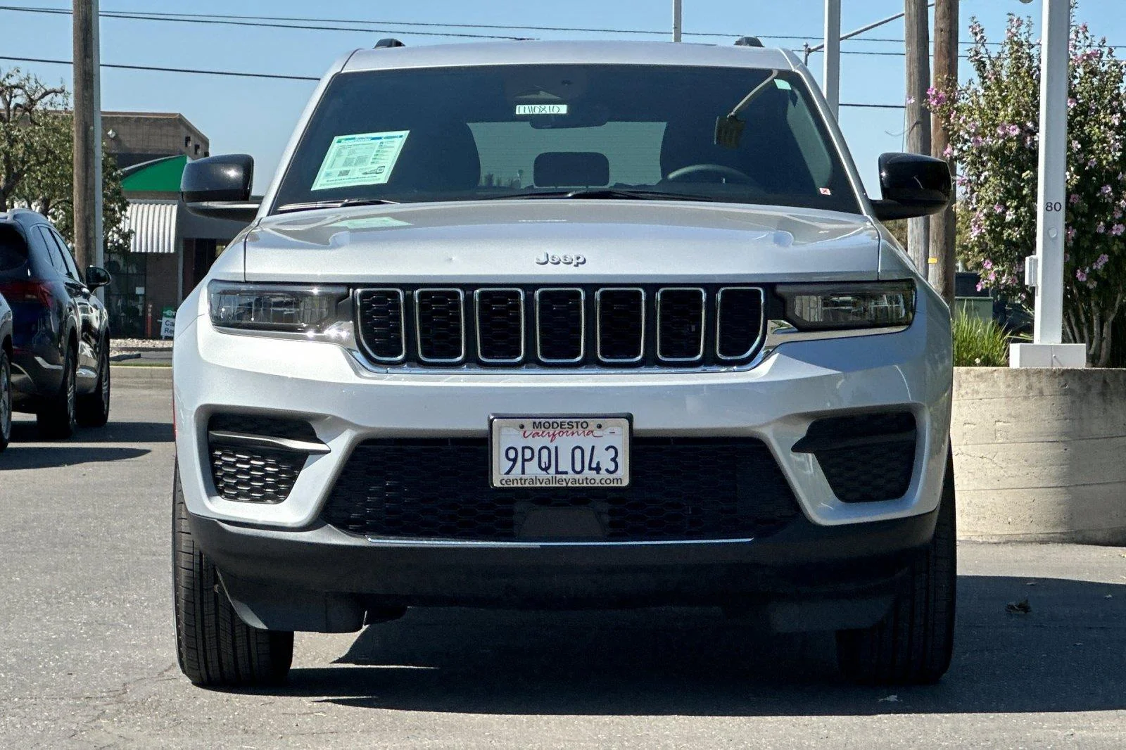2025 Jeep Grand Cherokee Laredo - Photo 8