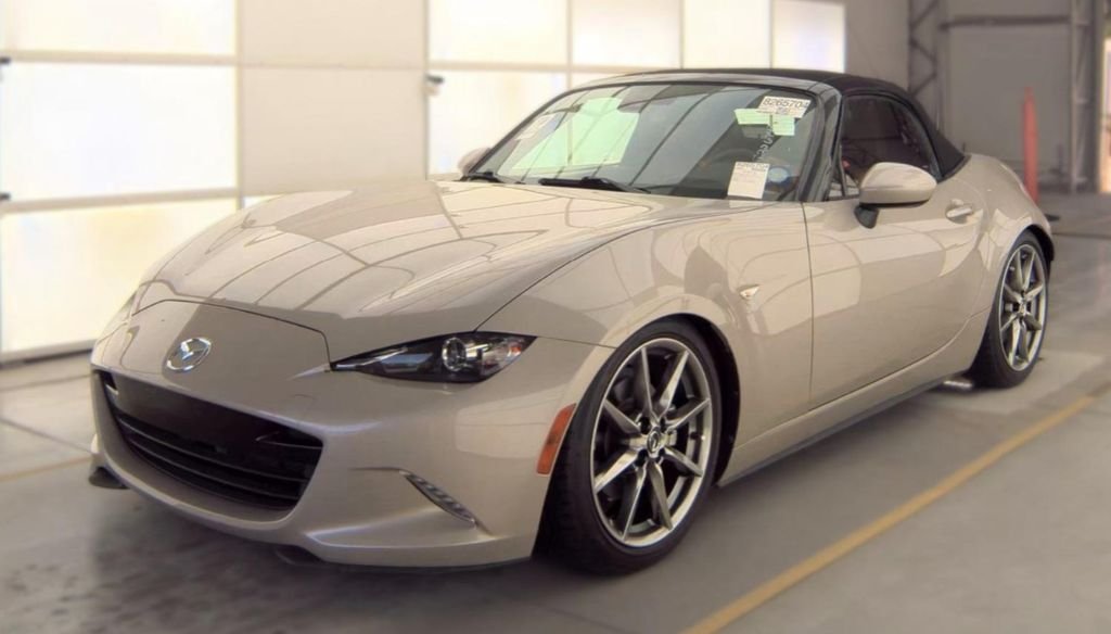 Used 2023 Silver Mazda Grand Touring image 1