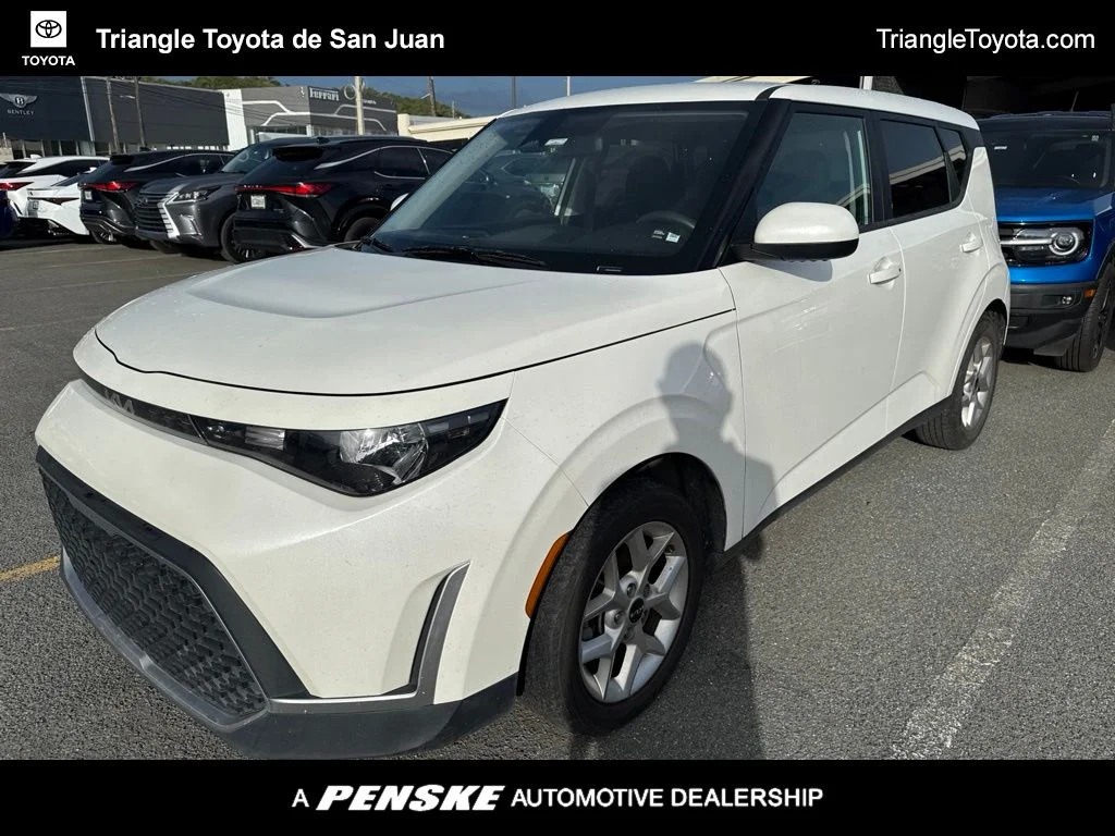 Used 2024 White Kia S image 1