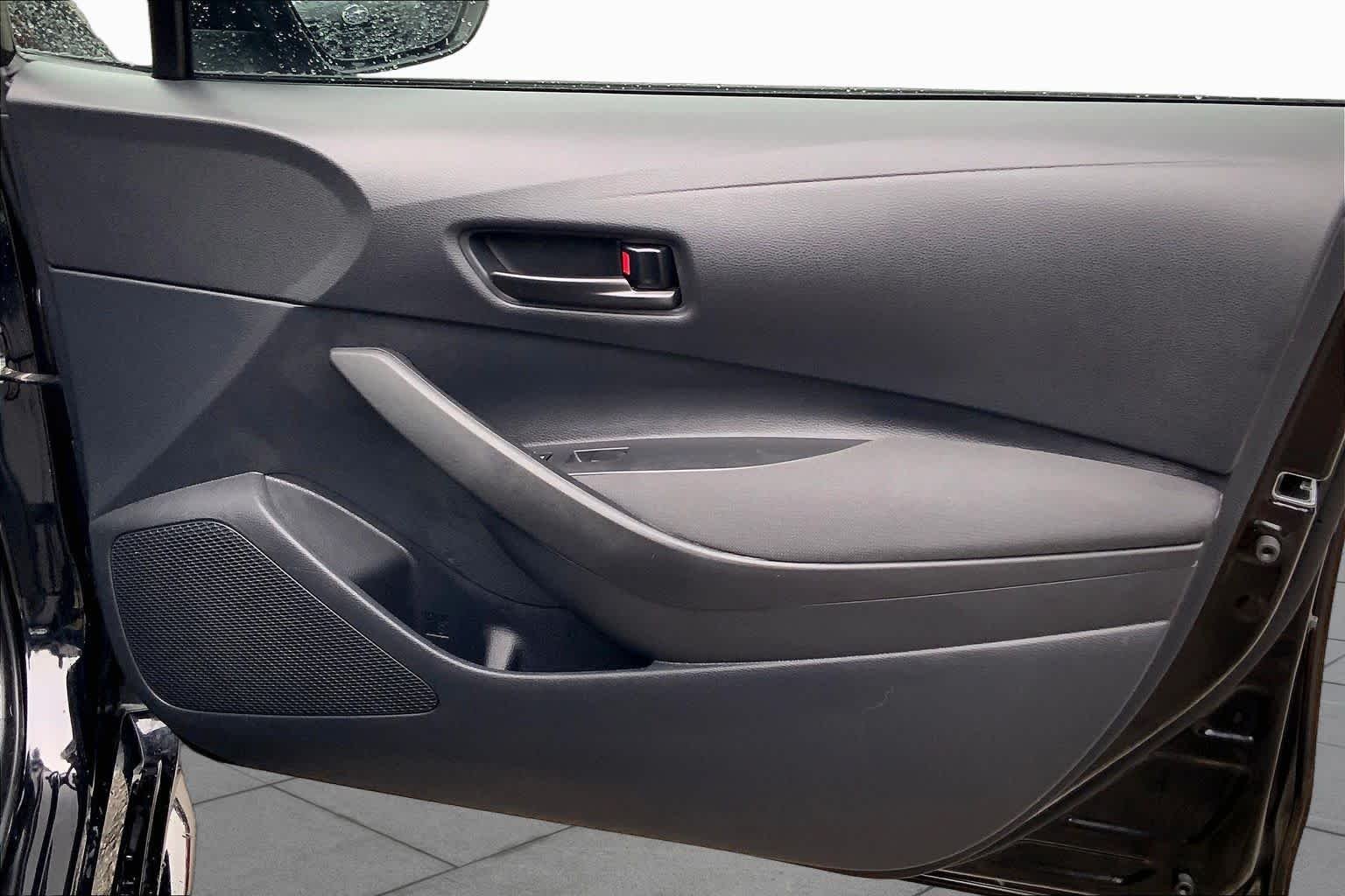 Used 2025 Midnight Black Metallic Toyota LE image 22