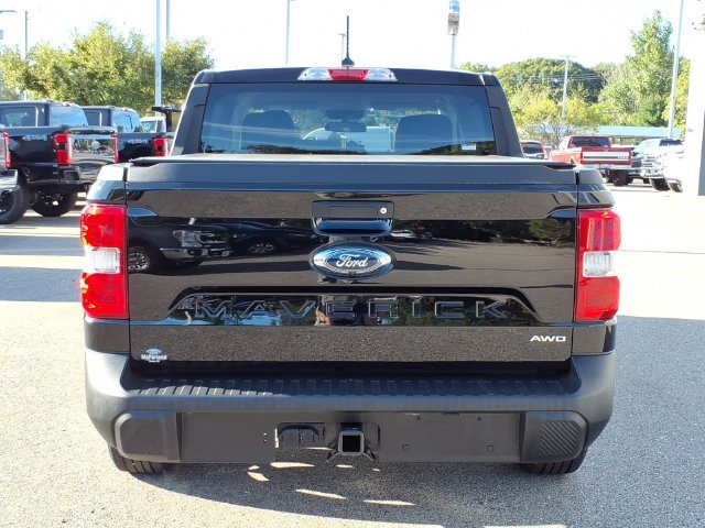 Used 2023 Shadow Black Ford XLT image 4