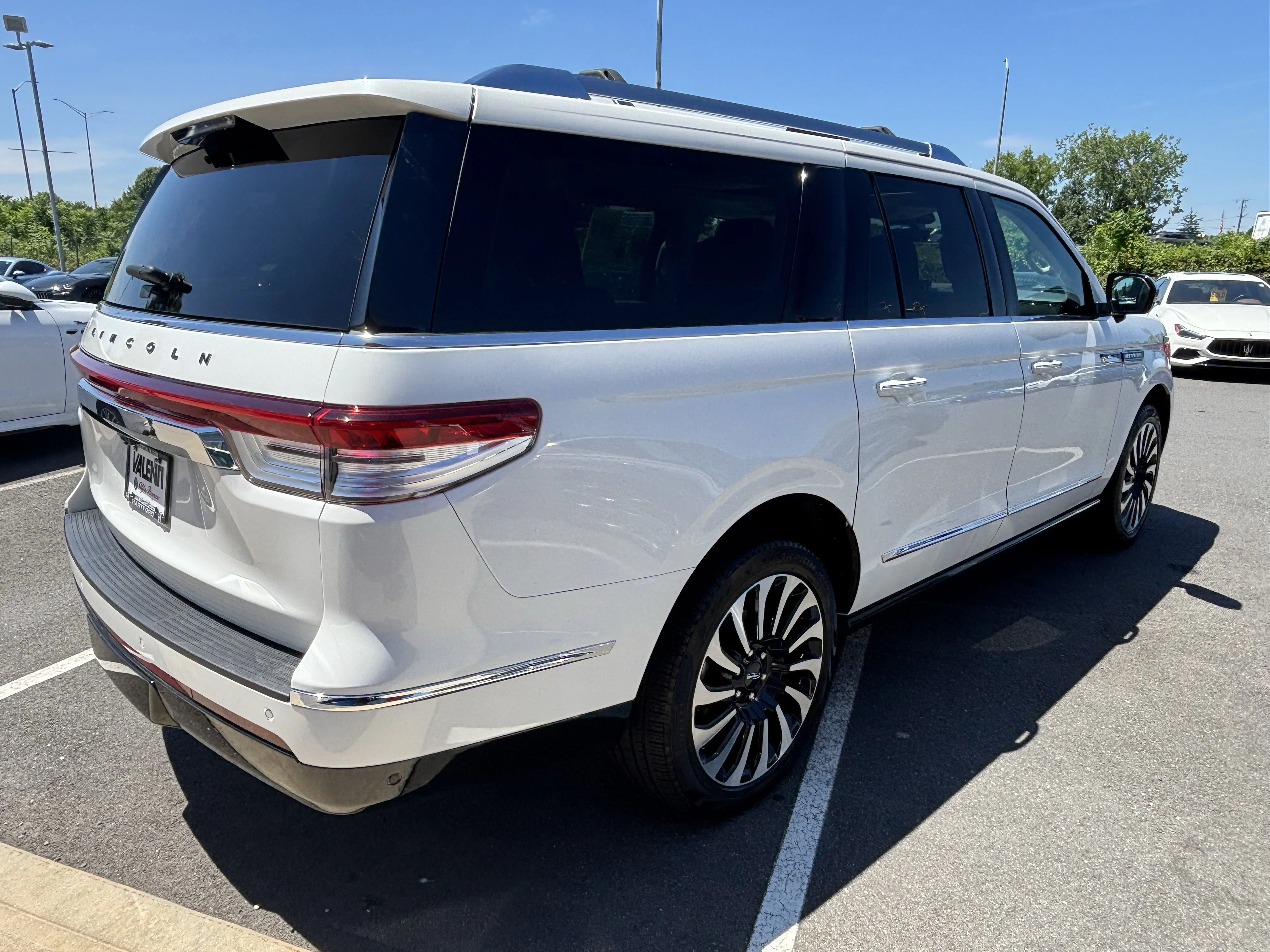 Used 2023 Pristine White Metallic Tri-Coat Lincoln Black Label image 7