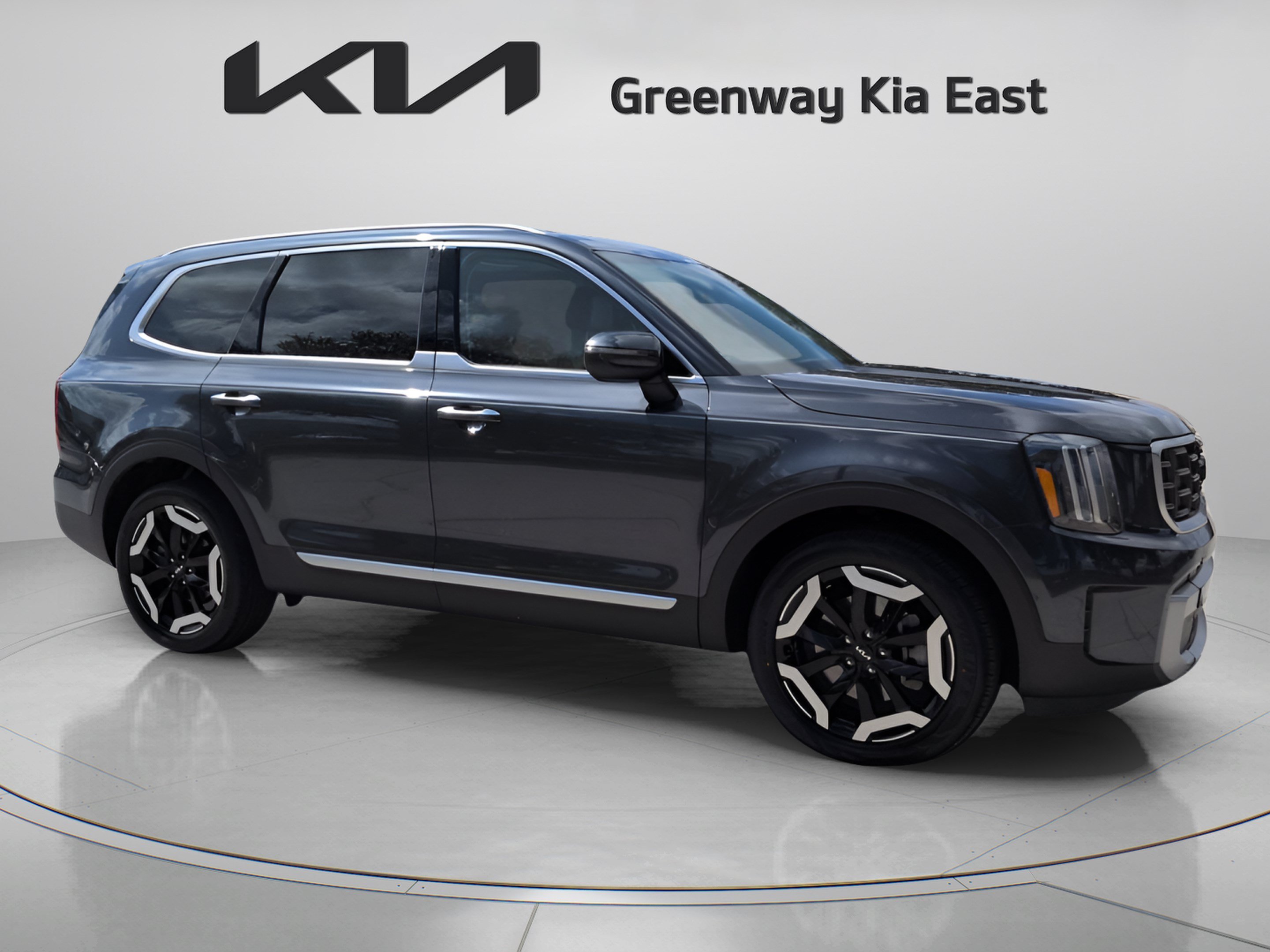 Used 2023 Gravity Gray Kia S image 3