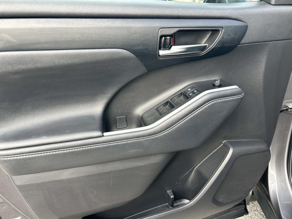 Certified Used 2022 Magnetic Gray Metallic Toyota XLE image 28