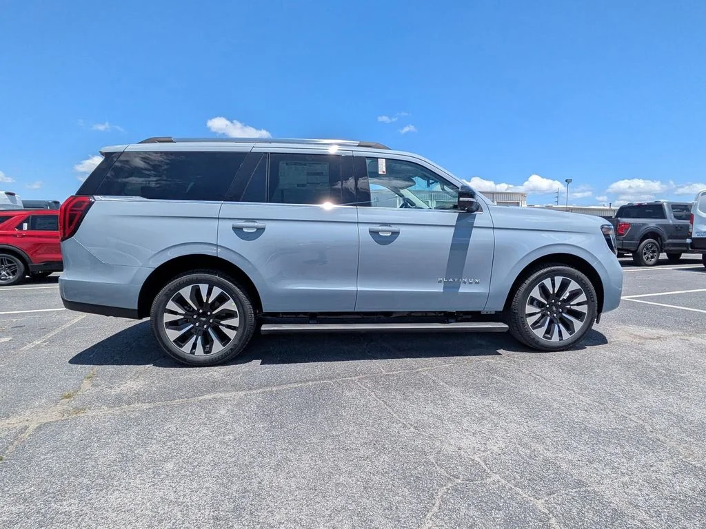 New 2026 Glacier Gray Metallic Tri-Coat Ford Platinum image 3