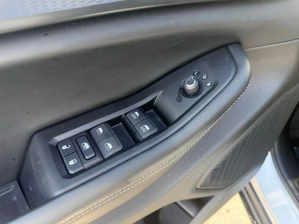 Used 2024 Silver Jeep Altitude X image 12