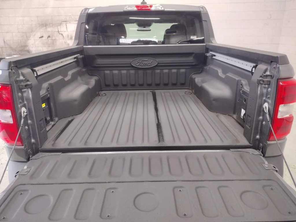 Used 2022 Gray Ford XLT image 19