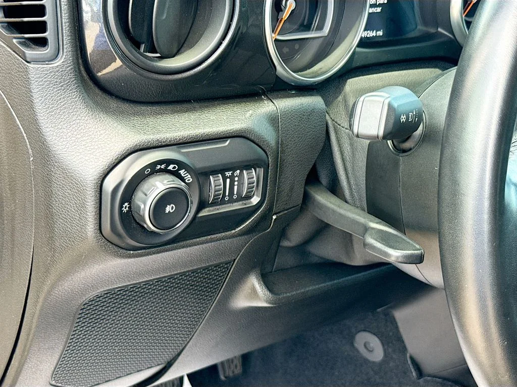 Used 2021 Black Jeep Unlimited Sport Altitude image 11