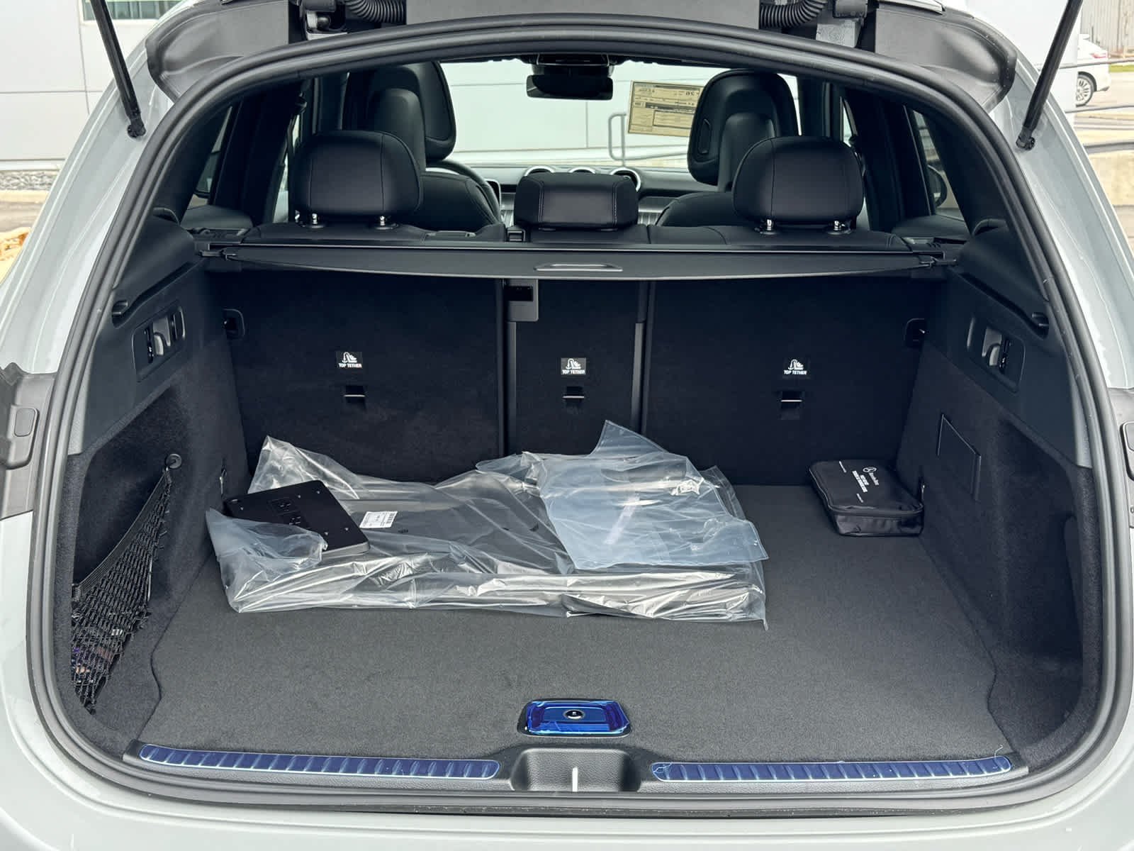 New 2026 MANUFAKTUR Alpine Grey Mercedes-Benz GLC 300 image 10