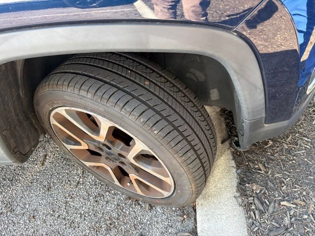 Used 2018 Blue Jeep Limited image 5
