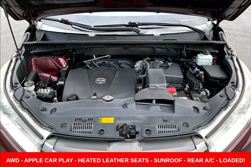 Used 2019 Red Toyota XLE image 38