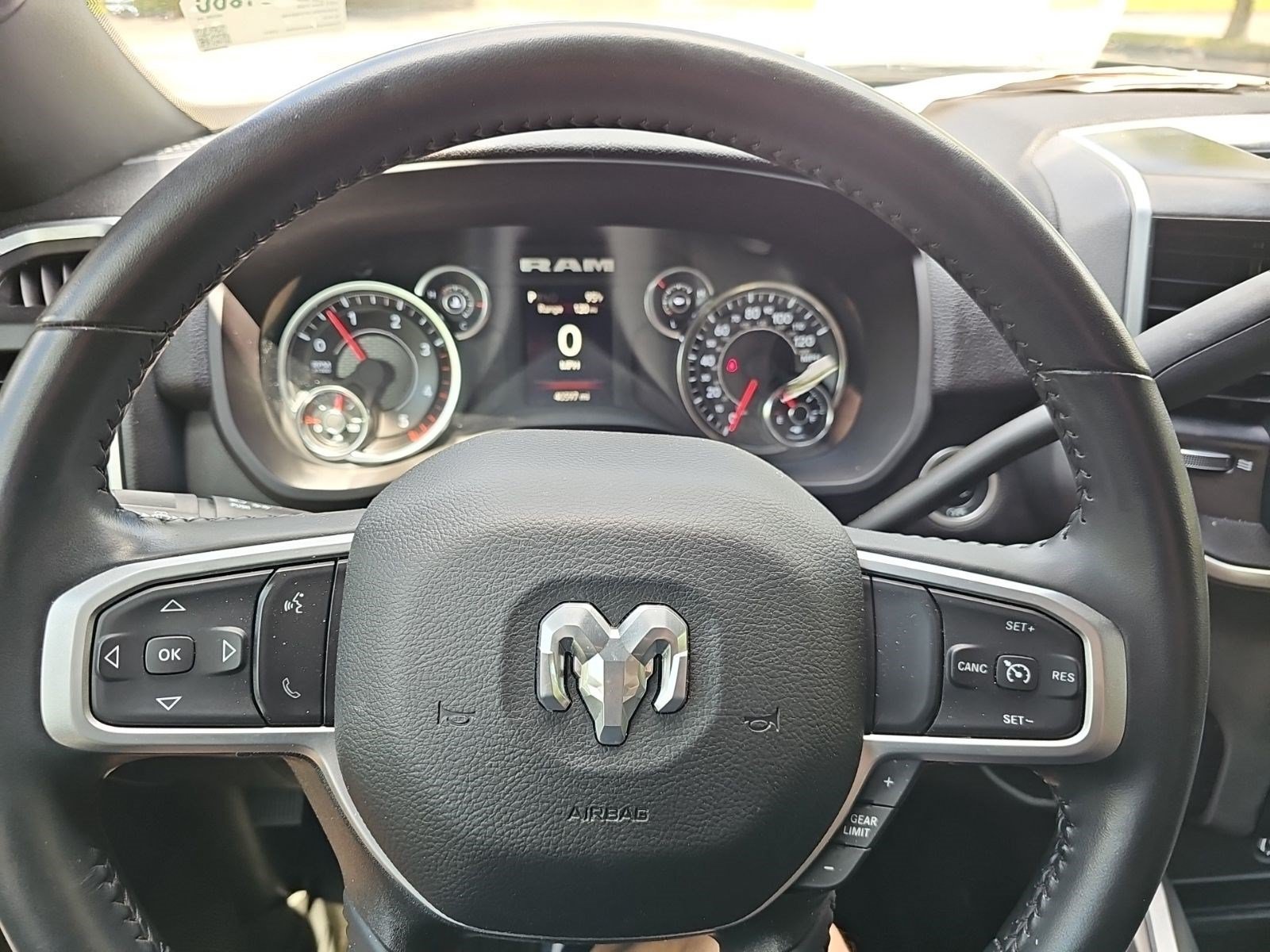 Certified Used 2023 Diamond Black Crystal Pearlcoat Ram Big Horn image 20