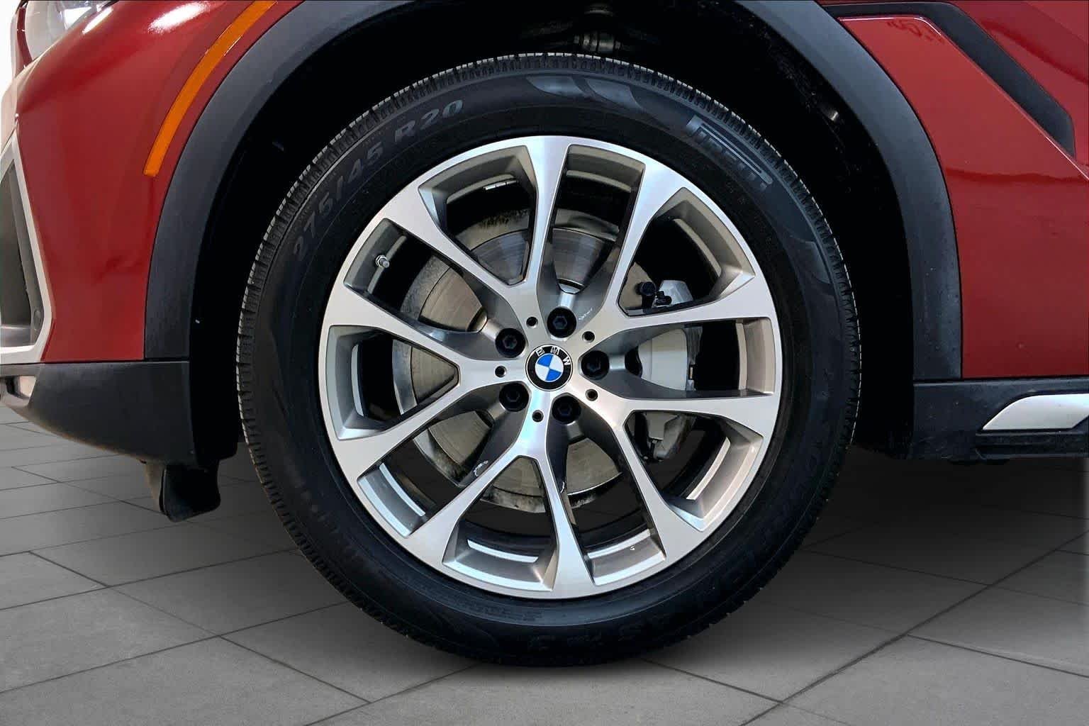 Used 2021 Flamenco Red Metallic BMW xDrive40i image 10