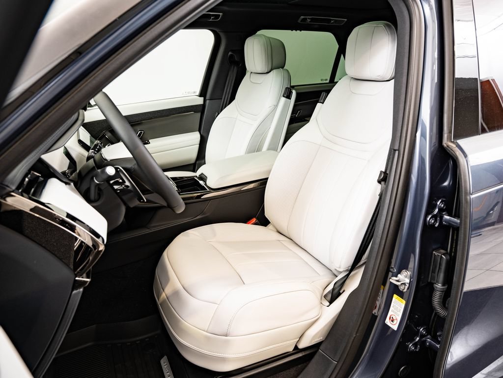 New 2026 Varesine Blue Land Rover SE image 24